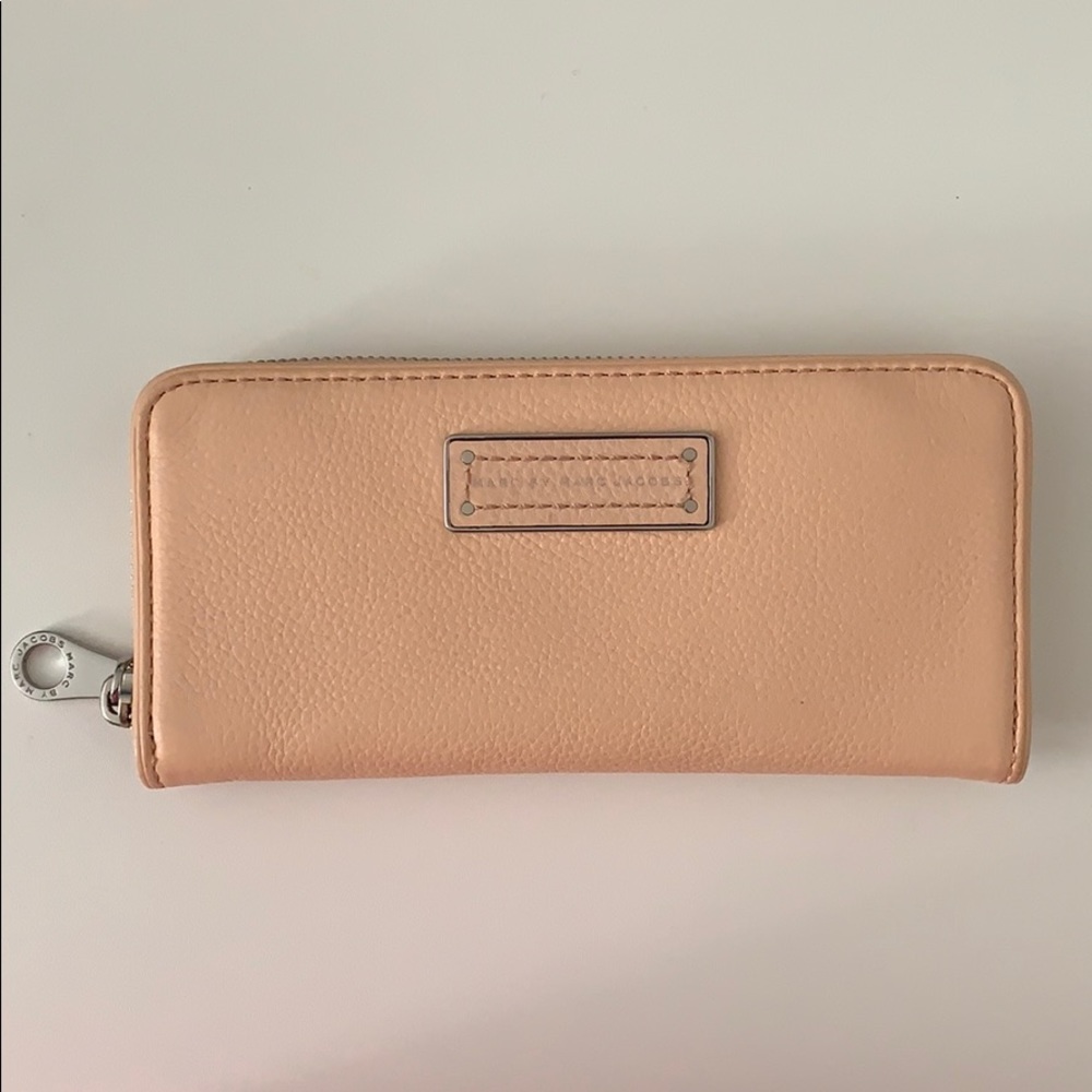 NWOT{Marc by Marc Jacobs} too hot to handle wallet